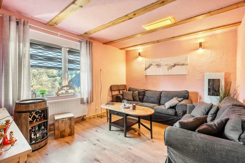 Apartment 'Ferienhaus Fichtelberg Apartement B' with Mountain View, Private Terrace and Wi-Fi - Image 1