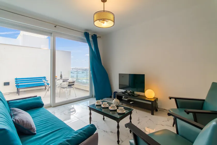 A Sunny Penthouse Modern 2 bdr - Sliema - Happy Rentals - Image 1