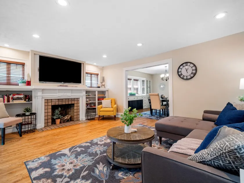 Spacious 3BR home near Downtown Cleveland - Image 1