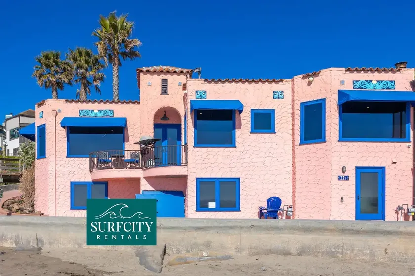 Pink Venetian in Capitola Village - Image 1