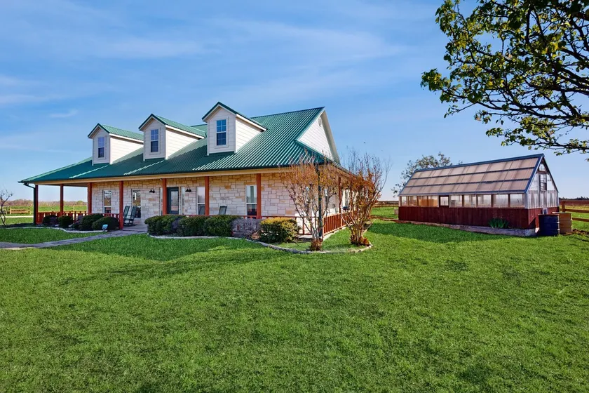 Prime Stargazing! Serene Texas Countryside Retreat - Image 1