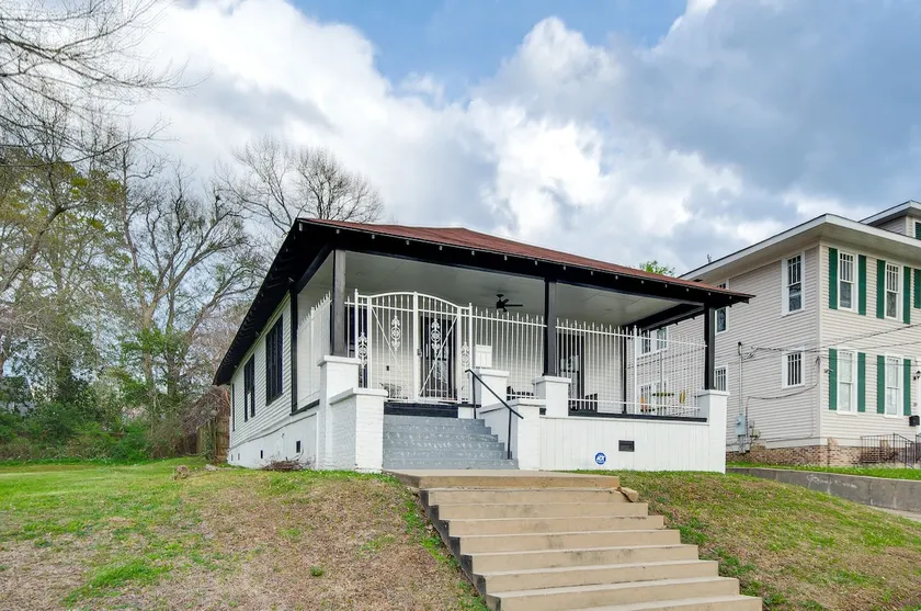 Stylish Home ~ 2 Mi to Jackson State & Belhaven! - Image 1