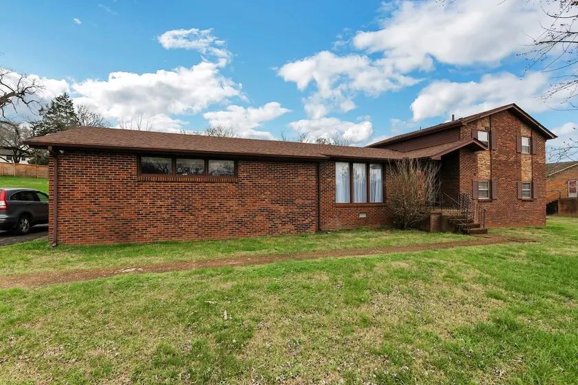 Luxurious 4BR home Pet friendly - Image 1
