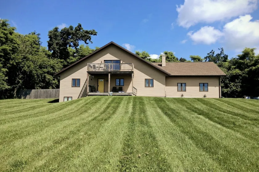 Modern Countryside Retreat: Games & Views - Image 1