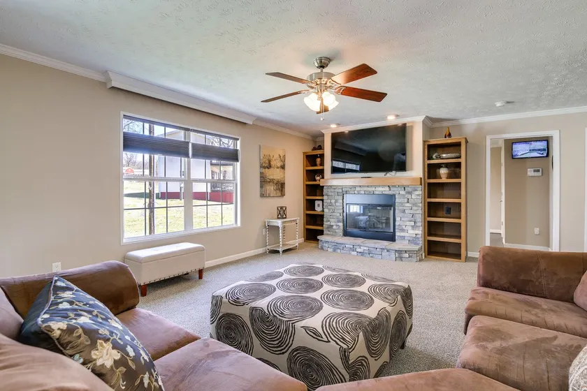 Private Hot Tub & Mountain View: Newport Home - Image 1