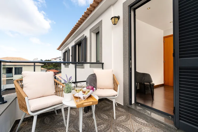 Casa de férias 'Melblue' com vista para o mar, terraço privado e Wi-Fi - Image 1