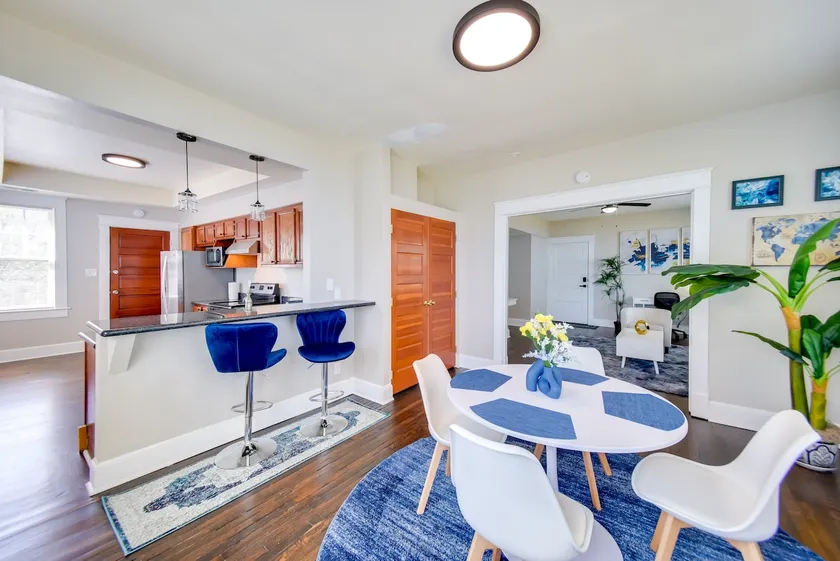 Modern Portsmouth Apartment: Walk to Norfolk Ferry - Image 1