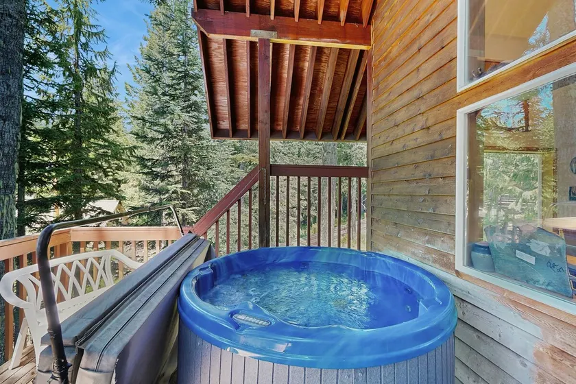 Ski home with mountain views & private hot tub - p - Image 1