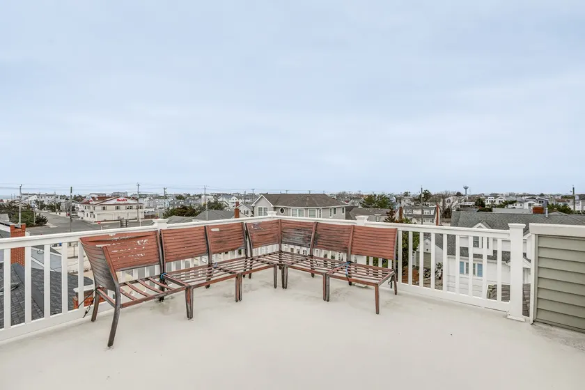 Long Beach Island Townhome w/ Rooftop Deck & Grill - Image 1
