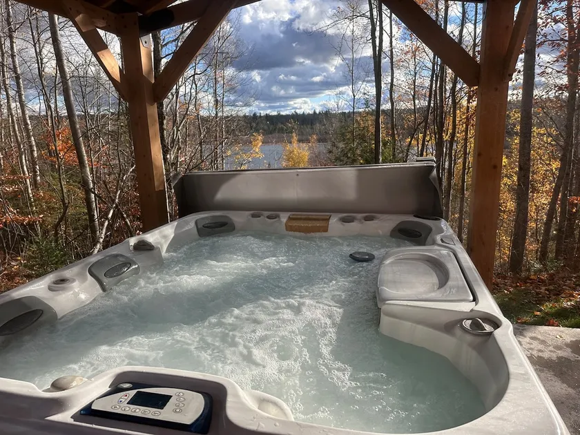 Hot tub - Great views - close to PRNL - private - Image 1