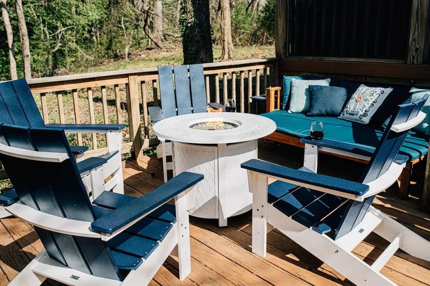 Retreat to Fairytale Cottage with Pool - Image 1