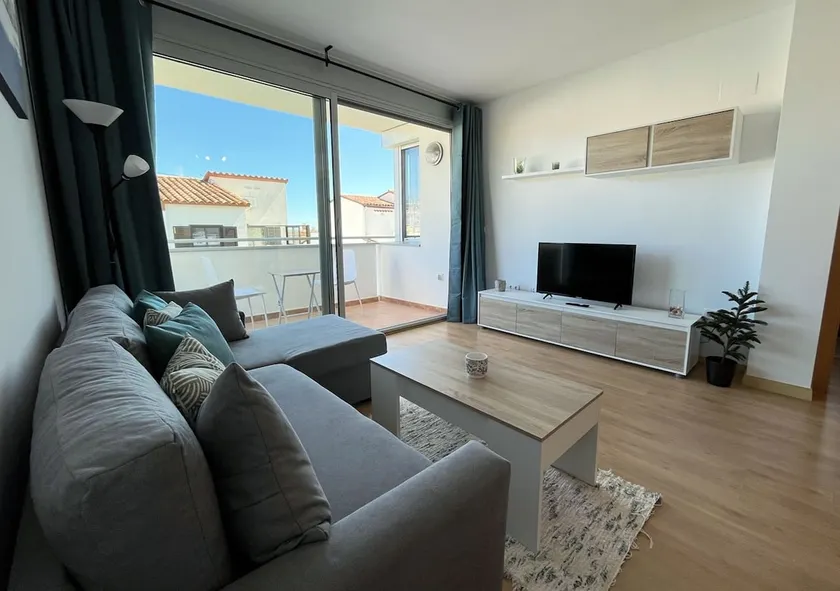 2-Bedroom Apartment Close to the Beach - Image 1