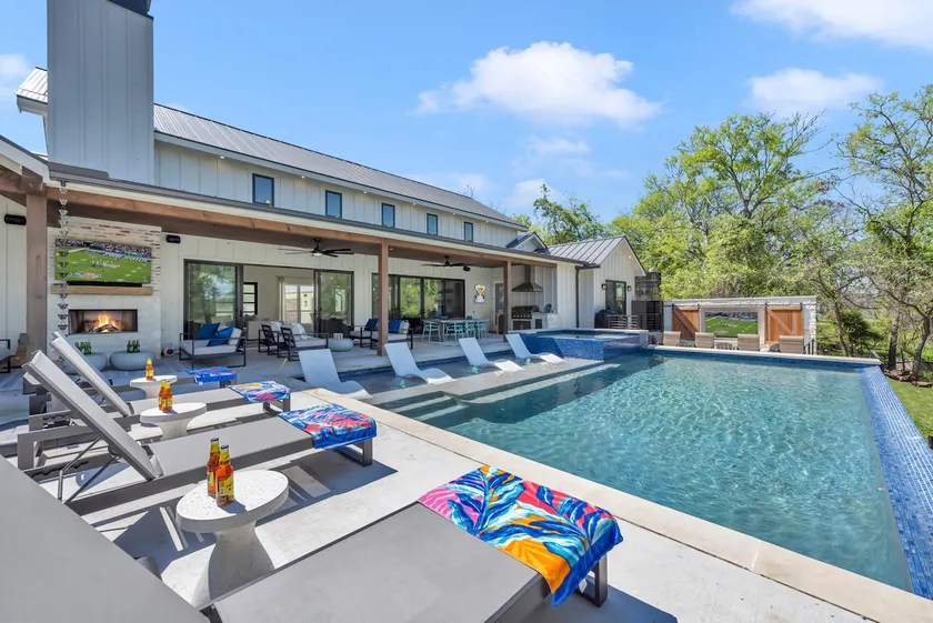 Lakeview Landing and Concierge Services - Image 1