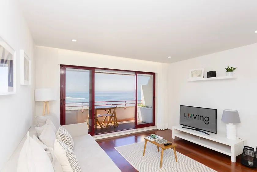Liiiving in Matosinhos - Seaside Balcony Apartment - Image 1