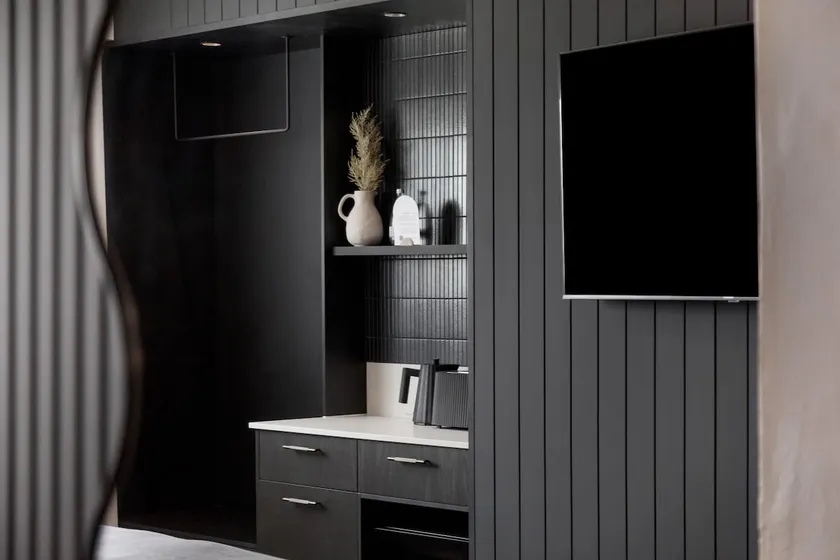 The Lodge - 4 Luxury Central Private Studio Rooms - Free wifi - Image 1