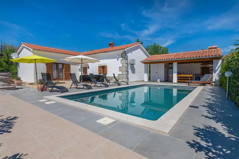 Cozy and charming Villa near the beach - Image 1