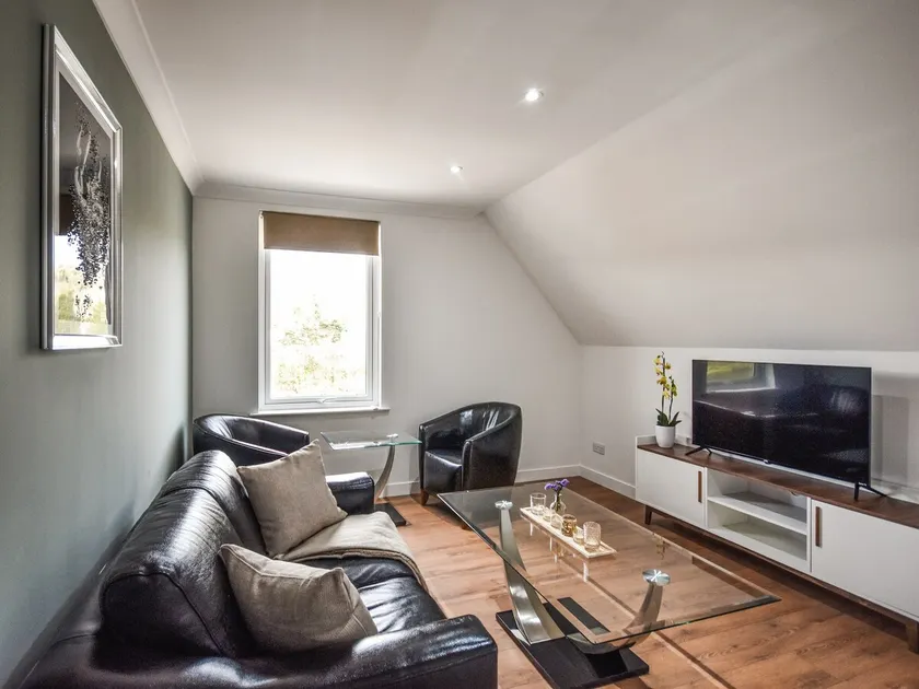 Tay Views Apartment - Image 1