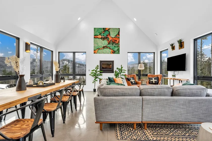 Cozy 2BR Mountain Stay | Views & Fire Pit - Image 1