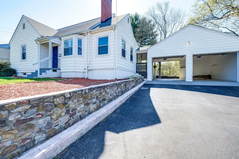 Pet-Friendly Roanoke Retreat w/ Theater - Image 1