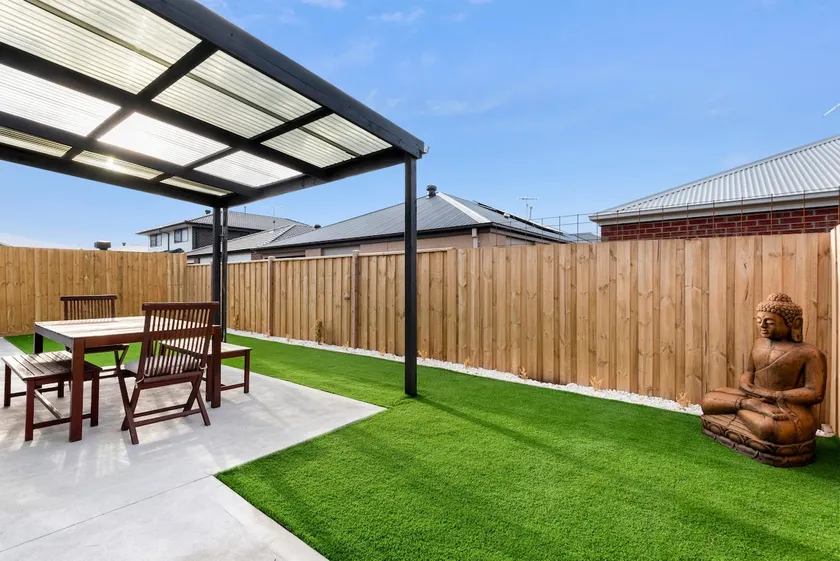 Halfway Gem - 3BR Home Between Geelong & The Coast - Image 1