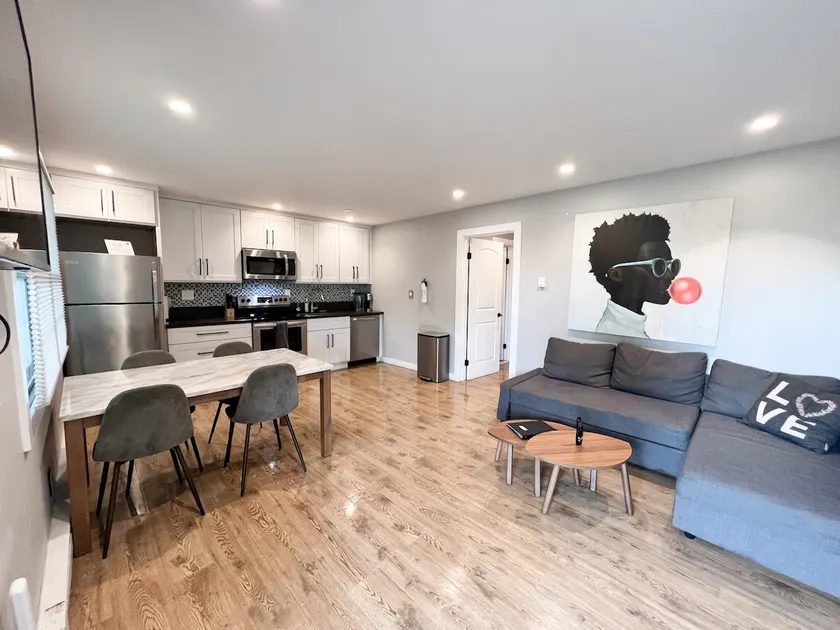 Newly Renovated 2024 Beach Condo in Norfolk - Image 1