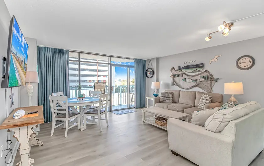 Sand Dunes Resort and Suites - Image 1
