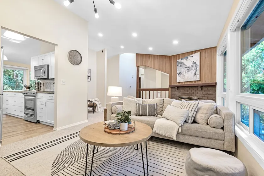 Multi functional Family Home in Redmond and only four mins to MSFT - Image 1