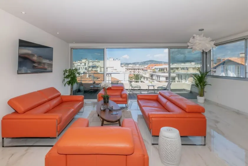 Sweett l Luxurious 3BR Duplex - Image 1