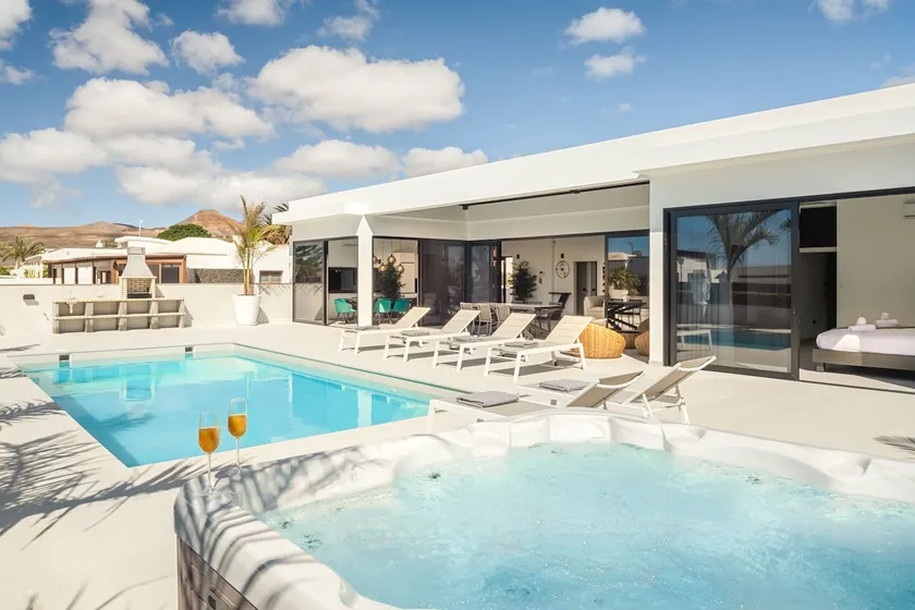 Toro 1 by Buenavilla 3 bedroom villa where - Image 1