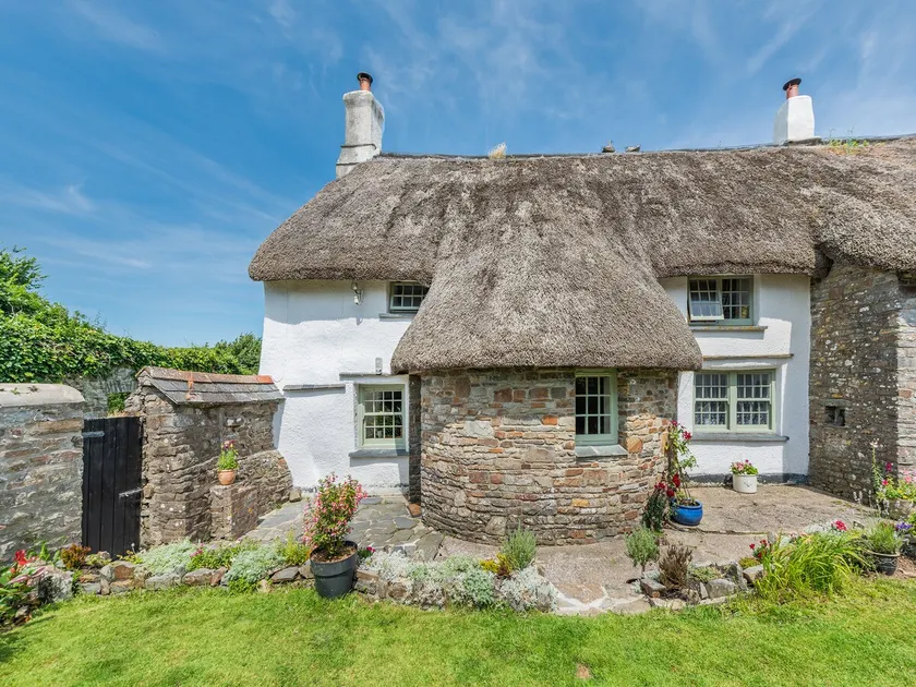 East Titchberry Cottage - Thatched cottage charm in rural North Devon - Image 1