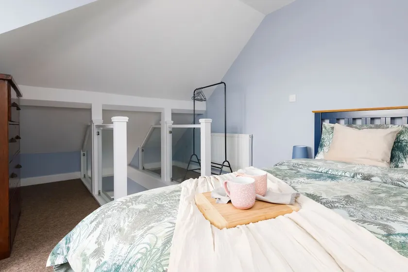Merveilleux appartement adapté aux familles avec internet haut débit | Vue sur l'eau | À côté de la plage - Image 1