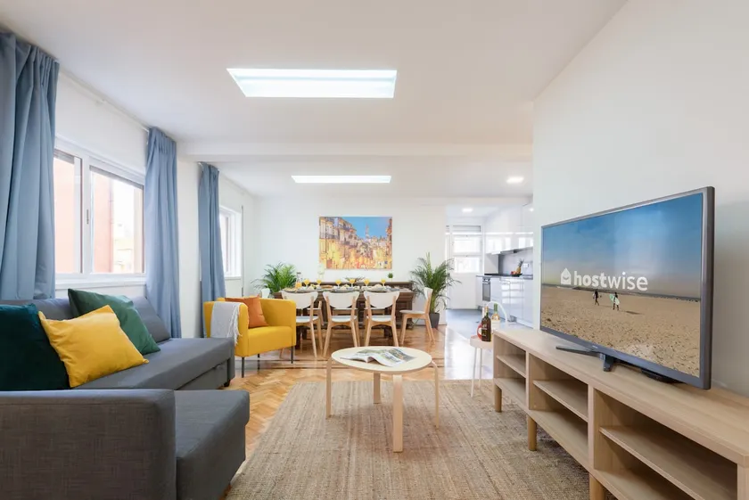 Host Wise - Spacious Fresh Flat w Terrace - Near Sea - Image 1