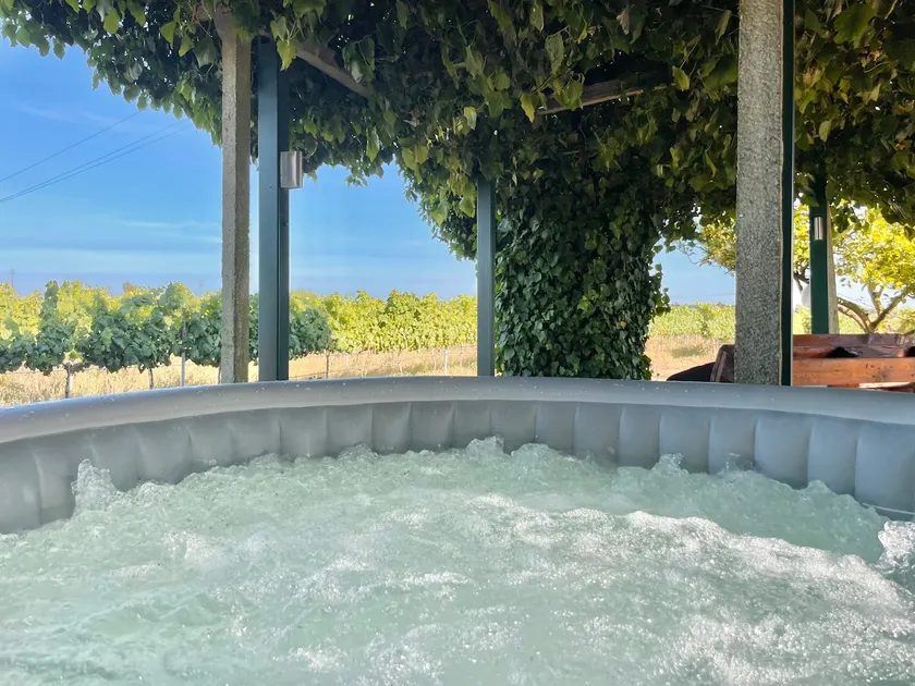Casa Trincadeira – Rifugio con jacuzzi privato tra i vigneti e vista sul Castello di Palmela - Image 1