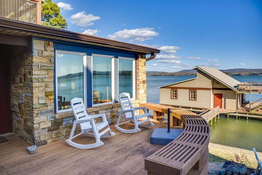 Luxurious Lakefront Paradise in Scottsboro w/ Dock - Image 1
