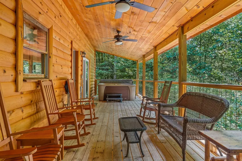 Bring your dog and Family! Heated Indoor Pool - Image 1
