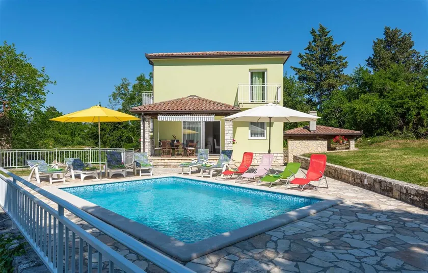 A quiet, private and beautiful villa - Image 1