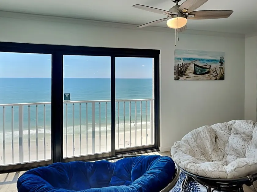 Gulf Tower 8b 2 Bedroom Condo by RedAwning - Image 1