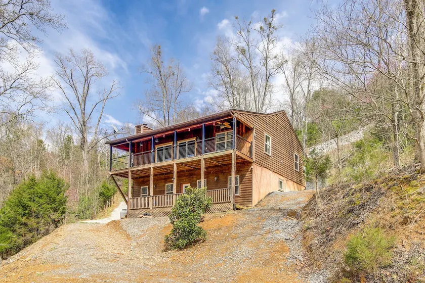 Waterfront Dandridge Cabin, 24 Mi to Pigeon Forge! - Image 1