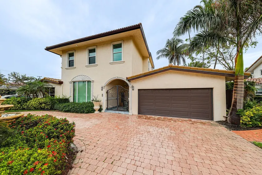Pool & Home Theater: Lighthouse Point Home! - Image 1