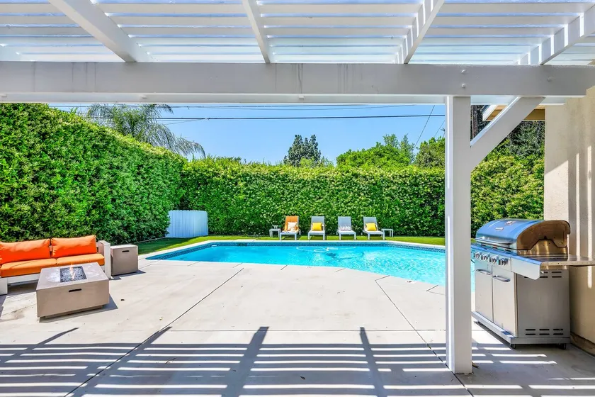 Private Pool Oasis in Quiet Neighborhood Dog Ok - Image 1