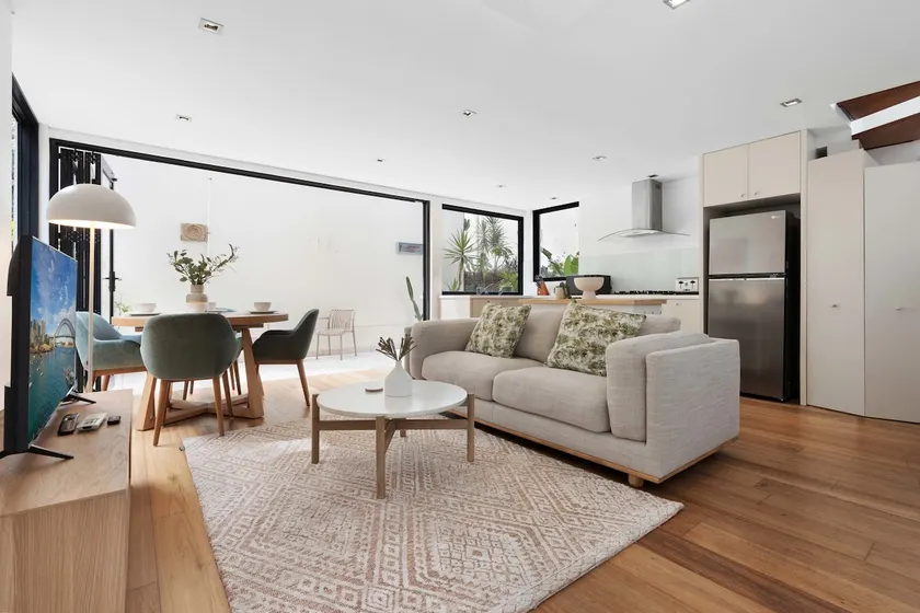 Relaxed Beachside Townhouse - Image 1
