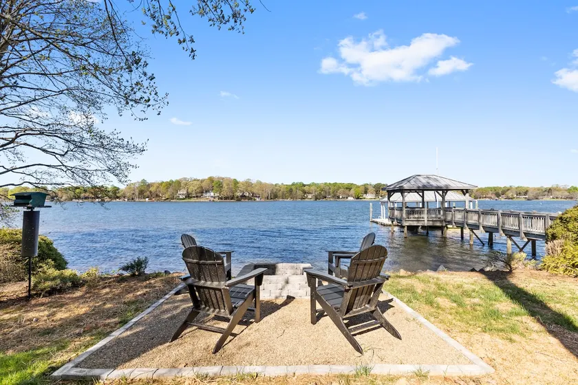 Amazing Lake Norman Views Firepit Kayaks and more! - Image 1