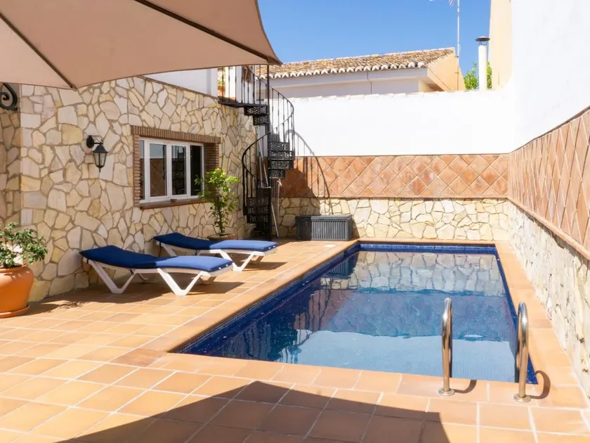 House Pool & Parking Malaga - Image 1