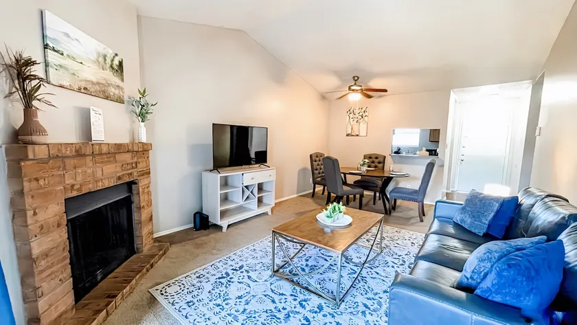 10 Min to Downtown - Pet-friendly, TV with Parking - Image 1