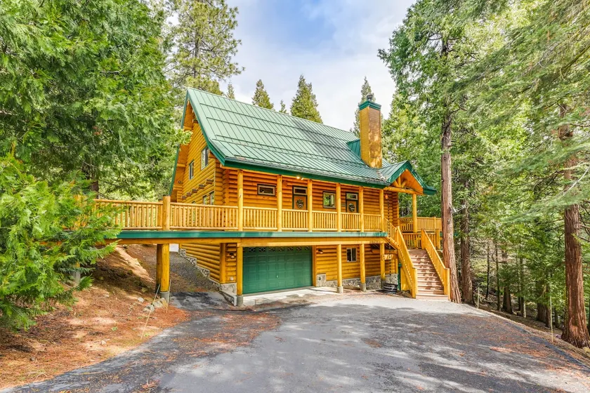 Mountain Cabin w/ Hot Tub: 4 Mi to Shaver Lake! - Image 1