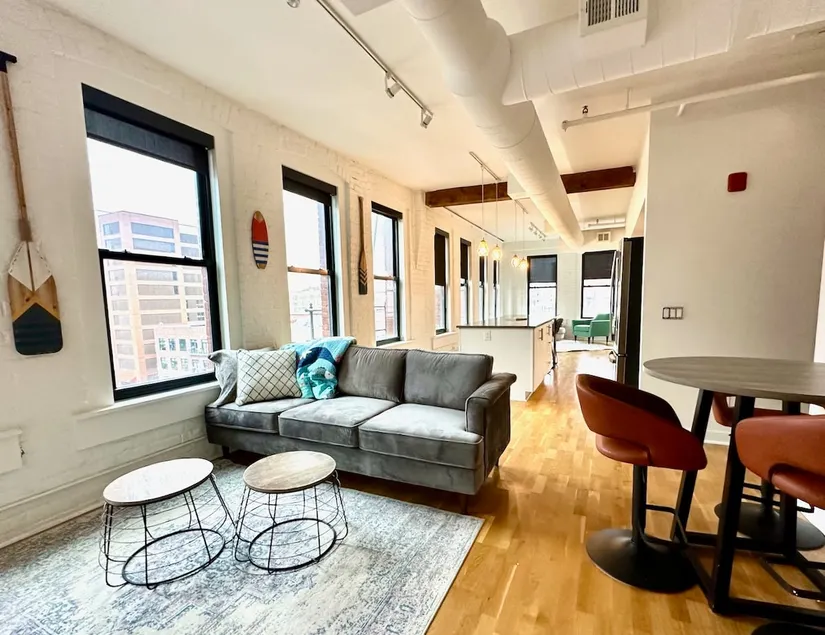 Old Market Oasis Top Floor Loft 511 - Image 1