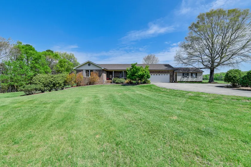 Spacious Mount Pleasant Home w/ Grill & Yard! - Image 1