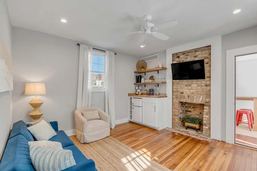 Cozy, Historical Home, 150ft. to King St! - Image 1