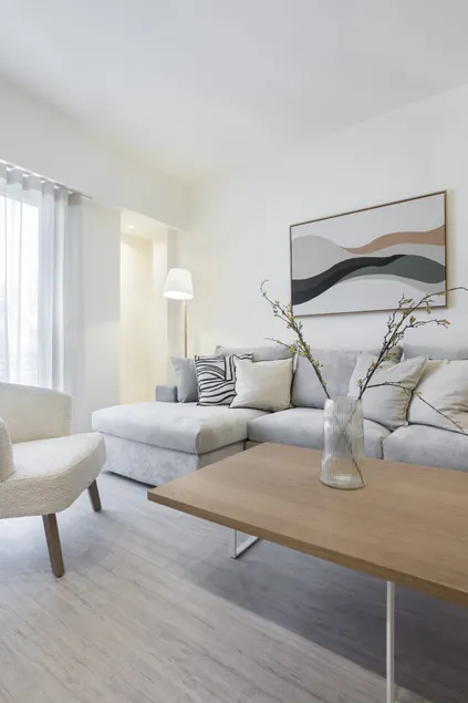 Deluxe Apartment in Kallithea with Balcony & Wifi - Image 1