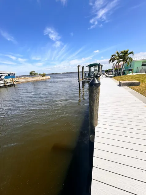 Priceless Waterfront Escape in Matlacha - Image 1